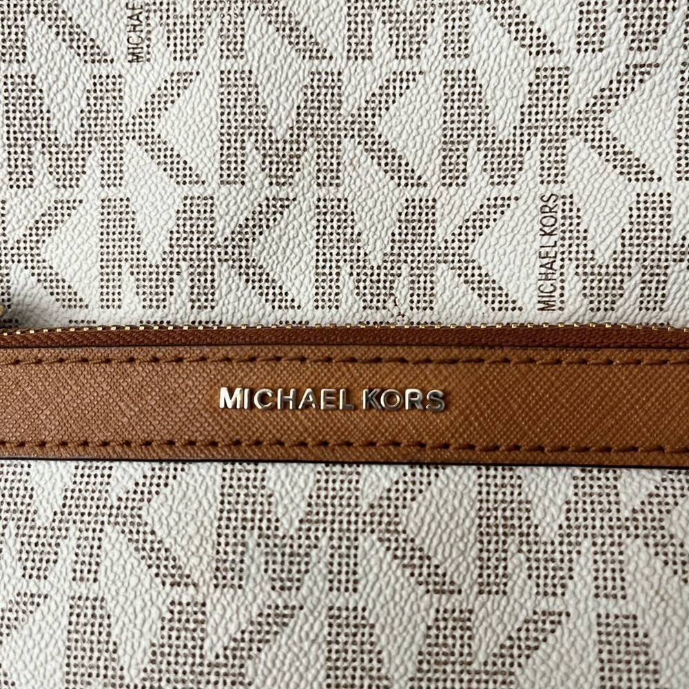 Michael Kors Signature Jet Set Charm Large  Crossbody‎ - Picture 2 of 5